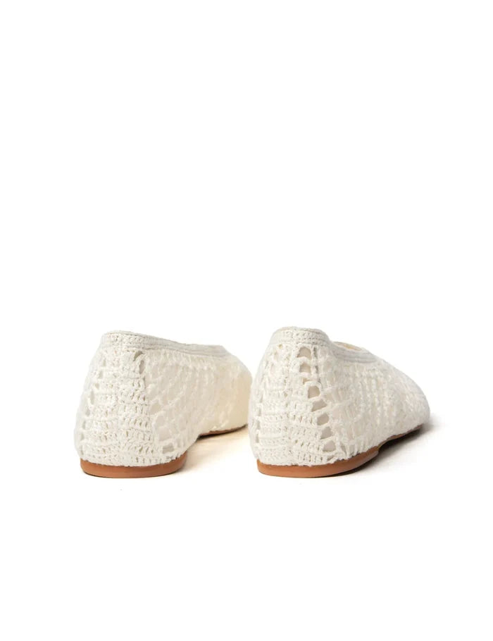 MOLLY FLAT | Cream - Darling & Domain