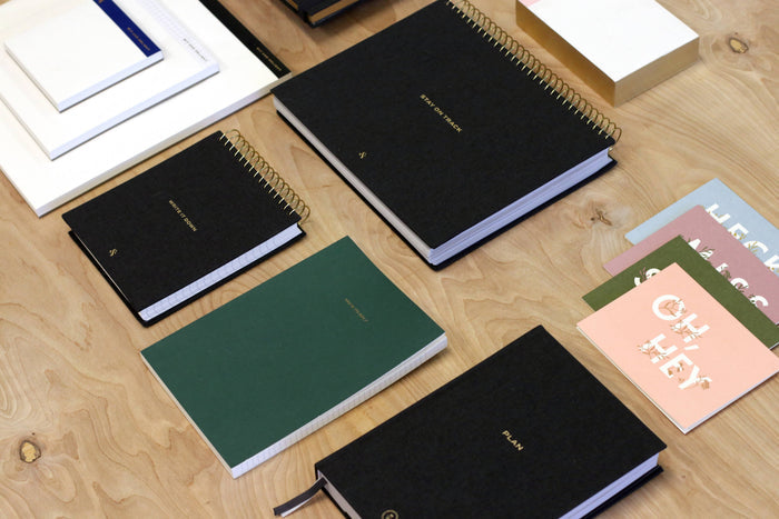 Wit & Delight - Black Linen Stay on Track Desktop Notepad