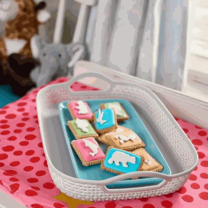 Bakers Iced Zoo Biscuits 150g colorful iced animal-shaped party biscuits