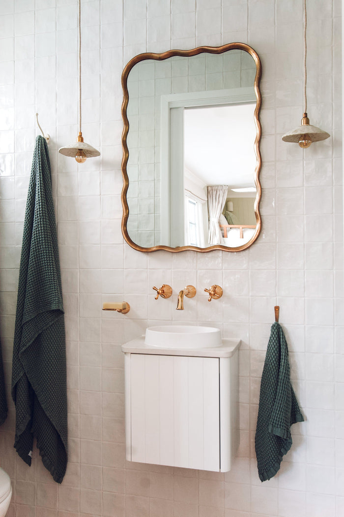 Jemima Mirror | 56 x 79 cm