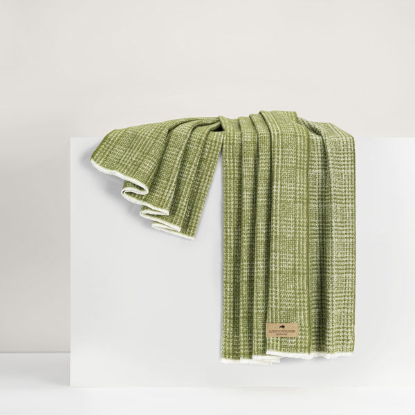Lands Downunder Sutton Plaid Throw