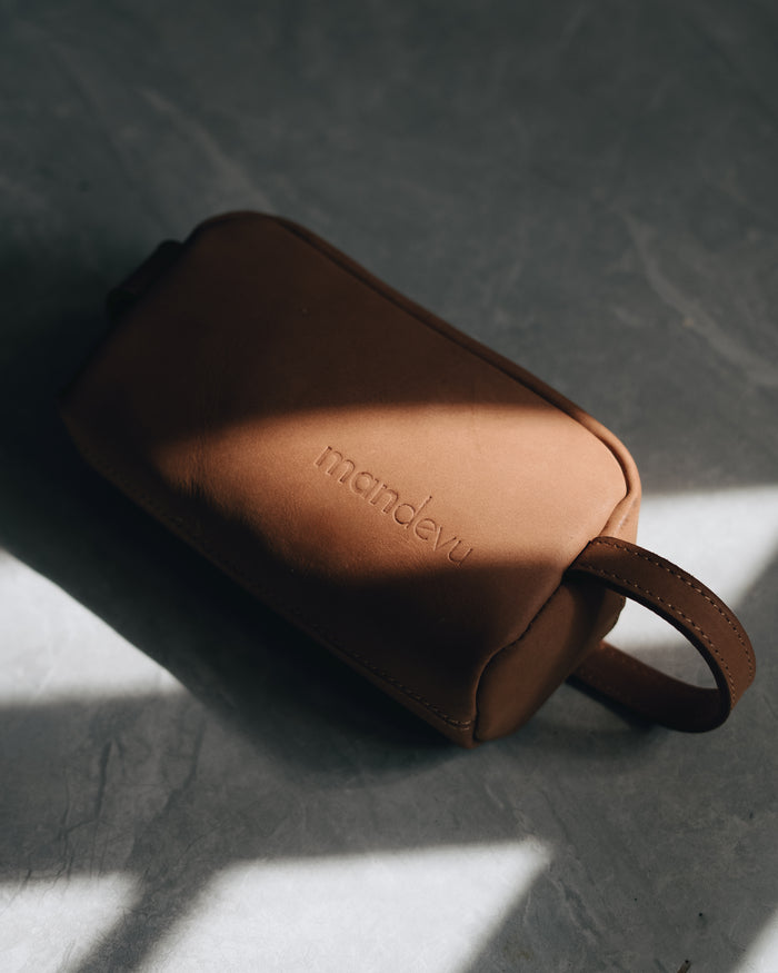 MANDEVU LEATHER WASH BAG - Limited Edition