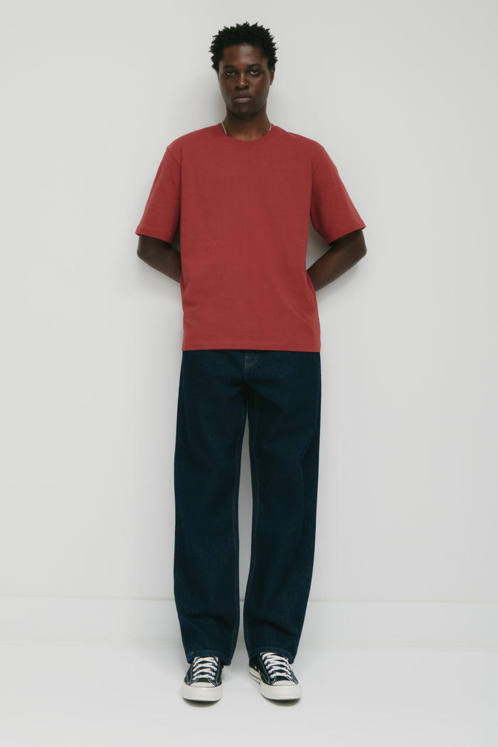 Model is 6’2” and is wearing a size L.