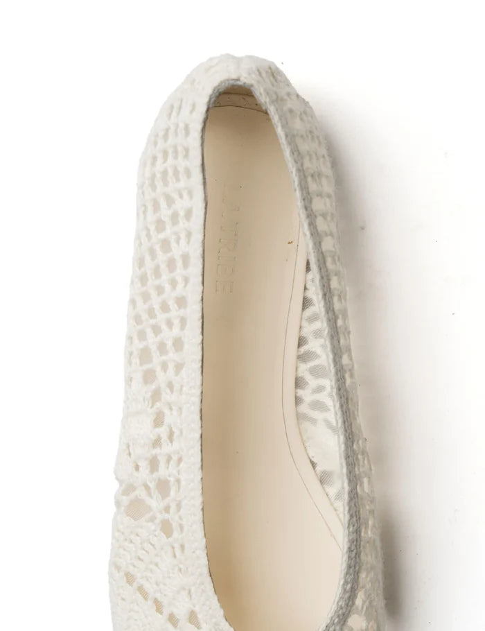 MOLLY FLAT | Cream - Darling & Domain