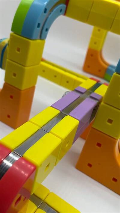 Rail Cube Magnetic Monorail Starter Block Set 32 Pce