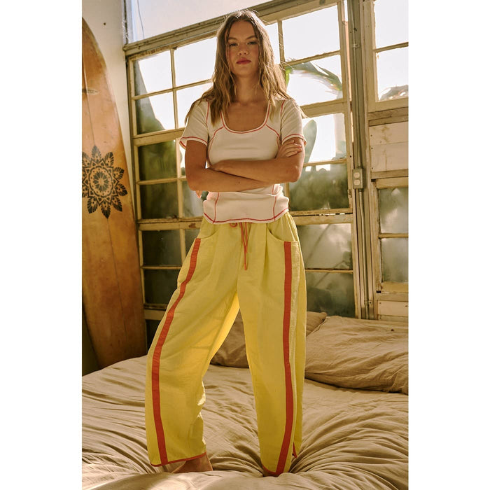 SPORTY STRIPE NYLON PULL ON BARREL LEG PANTS: PINK/CREAM / S-M-L(2-2-2)