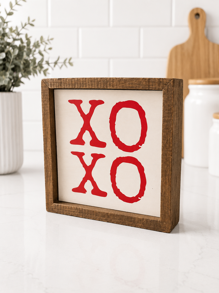XOXO Table Sign